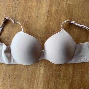 Victorias secret 32DDD bra